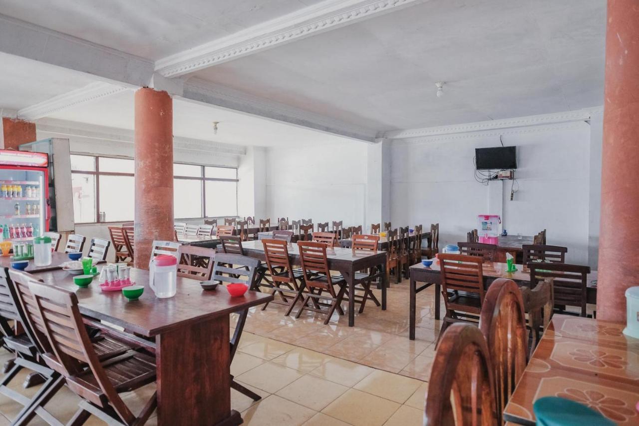 Reddoorz Syariah Near Kebun Raya Liwa Hotel Negarabatin Kültér fotó