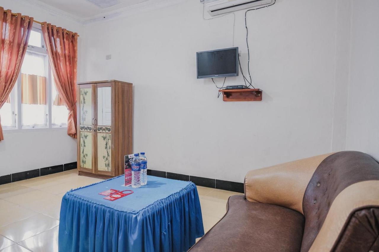 Reddoorz Syariah Near Kebun Raya Liwa Hotel Negarabatin Kültér fotó